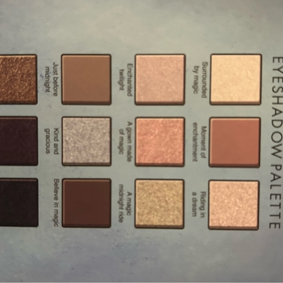 Disney Set of Eye Shadow & Lip Balms, NWT - Picture 4 of 4